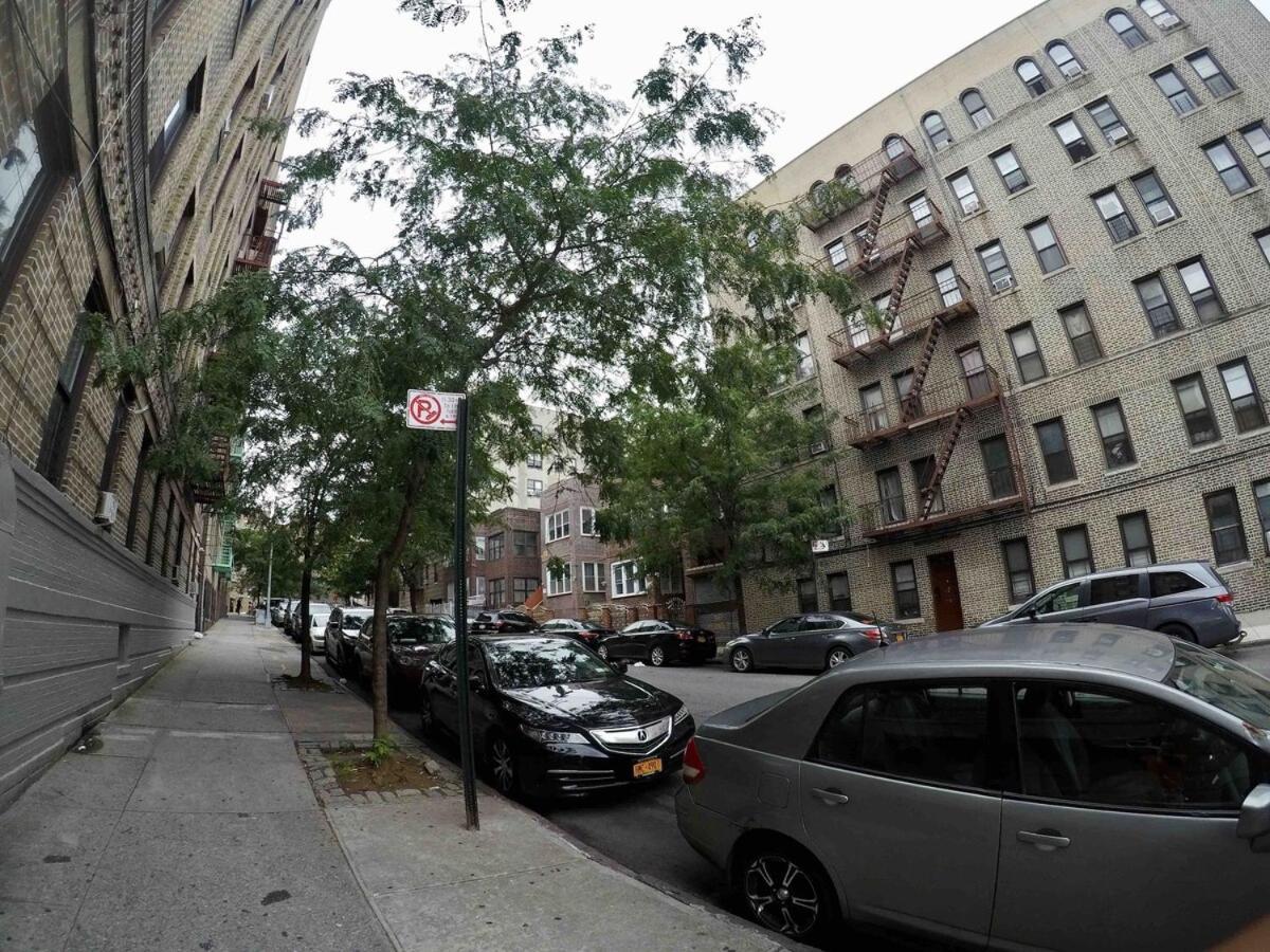2-bedroom In The Bronx And Pet Friendly Apartment